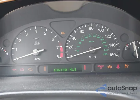 2000 Jaguar S-Type 4.0L V8 z USA, uszkodzony, nr VIN SAJDA01D8YGL03547